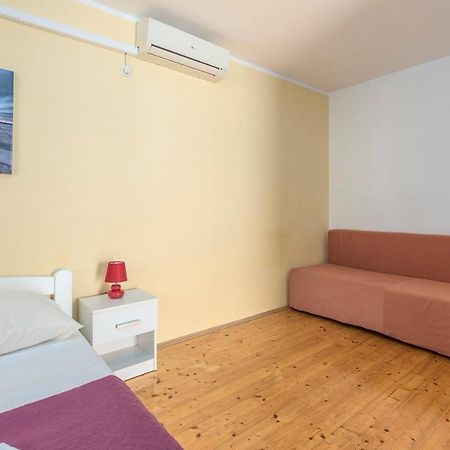 Apartments Stanko Fažana Екстериор снимка