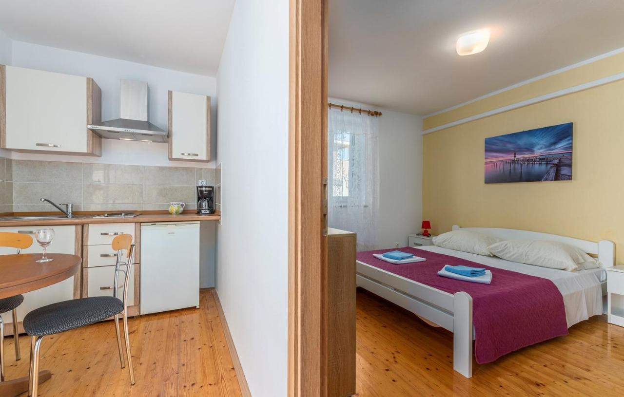 Apartments Stanko Fažana Екстериор снимка