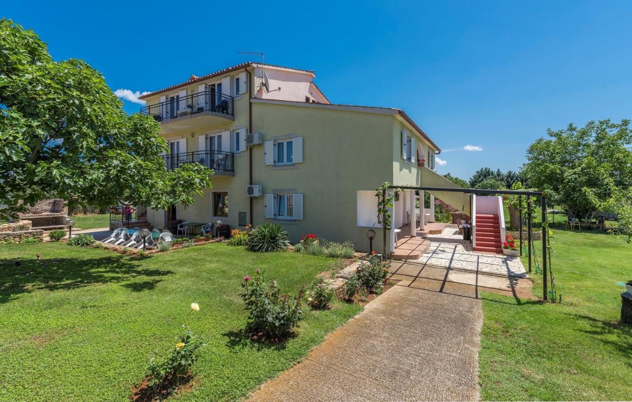 Apartments Stanko Fažana Екстериор снимка
