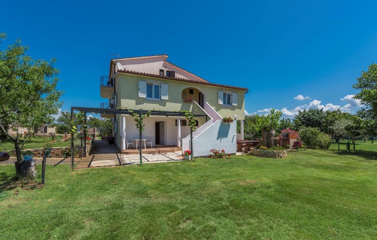 Apartments Stanko Fažana Екстериор снимка