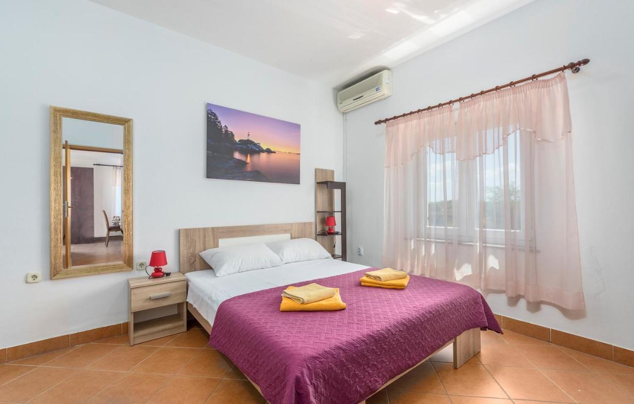 Apartments Stanko Fažana Екстериор снимка