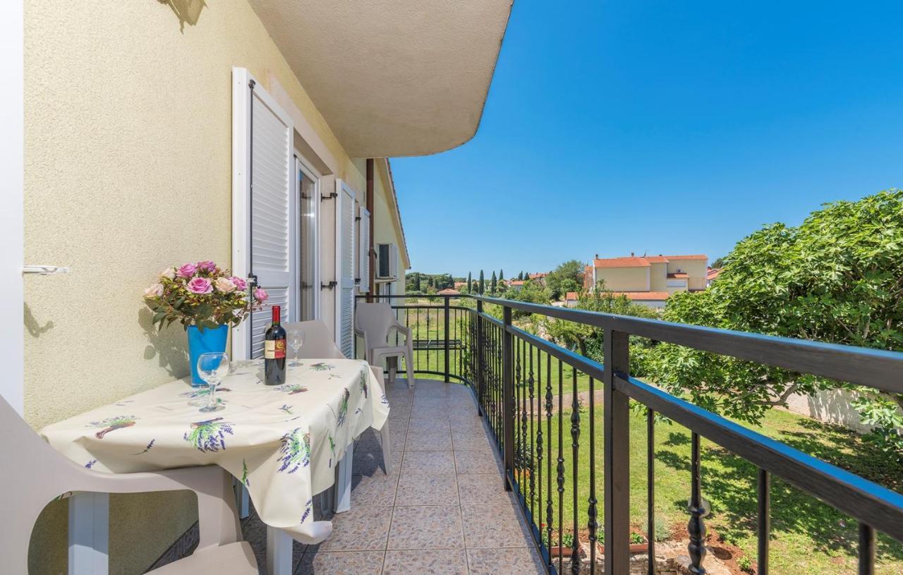 Apartments Stanko Fažana Екстериор снимка