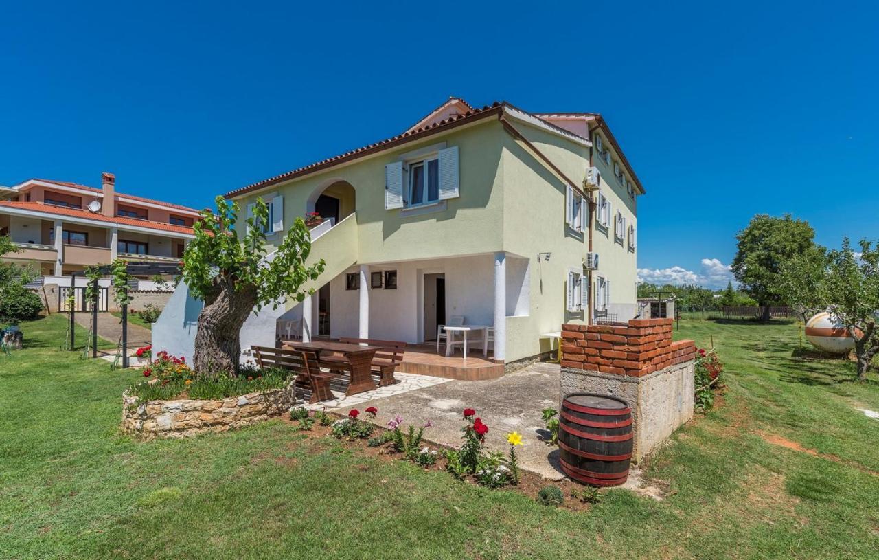 Apartments Stanko Fažana Екстериор снимка
