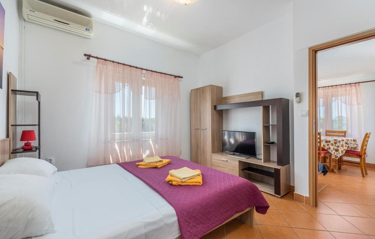 Apartments Stanko Fažana Екстериор снимка